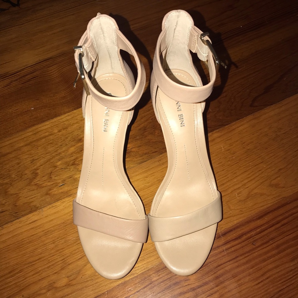 Gianni Bini Matte Nude Heels